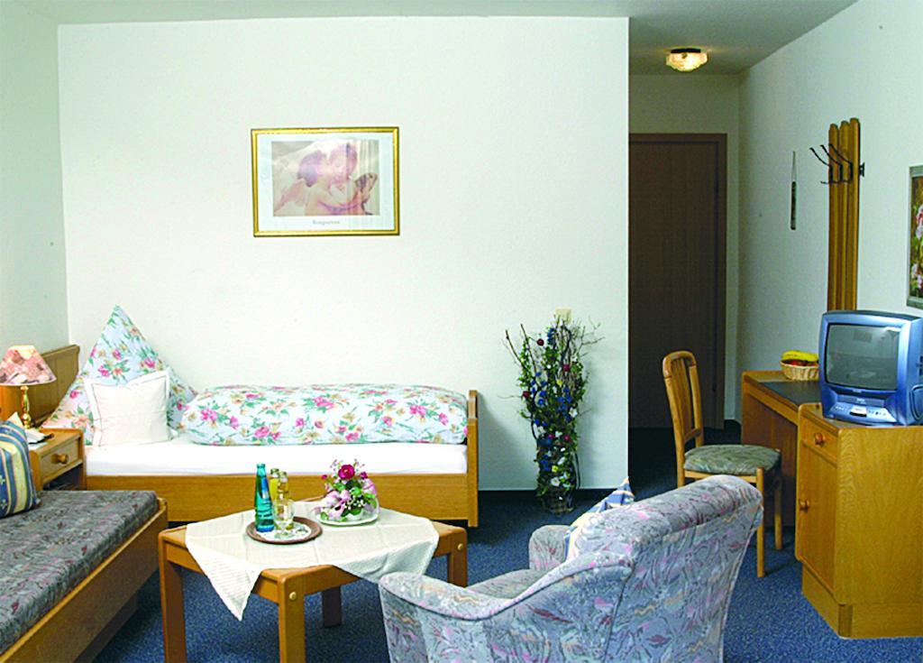 Hotel Garni Hubertushof باد فسينغ الغرفة الصورة