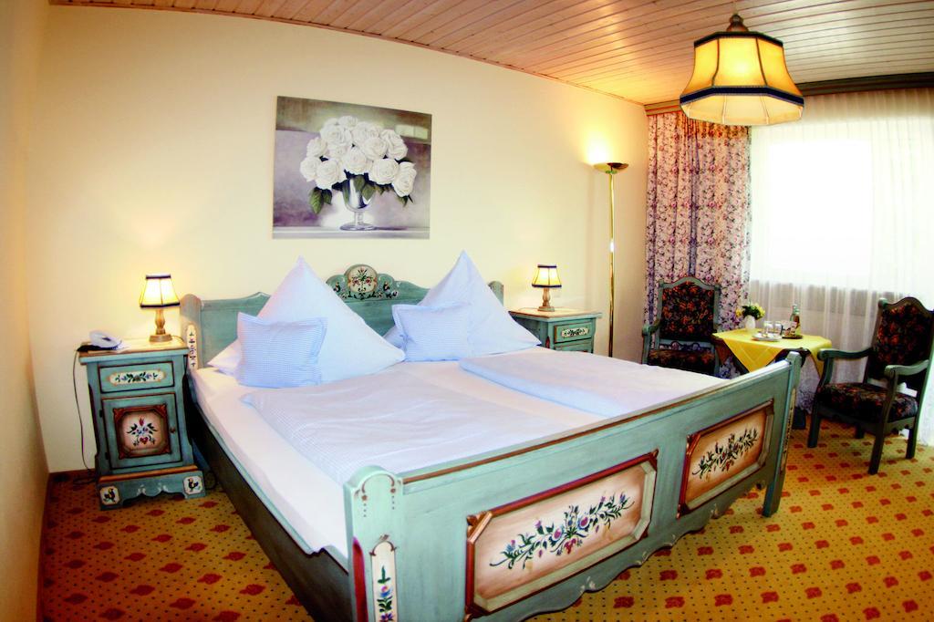 Hotel Garni Hubertushof باد فسينغ الغرفة الصورة